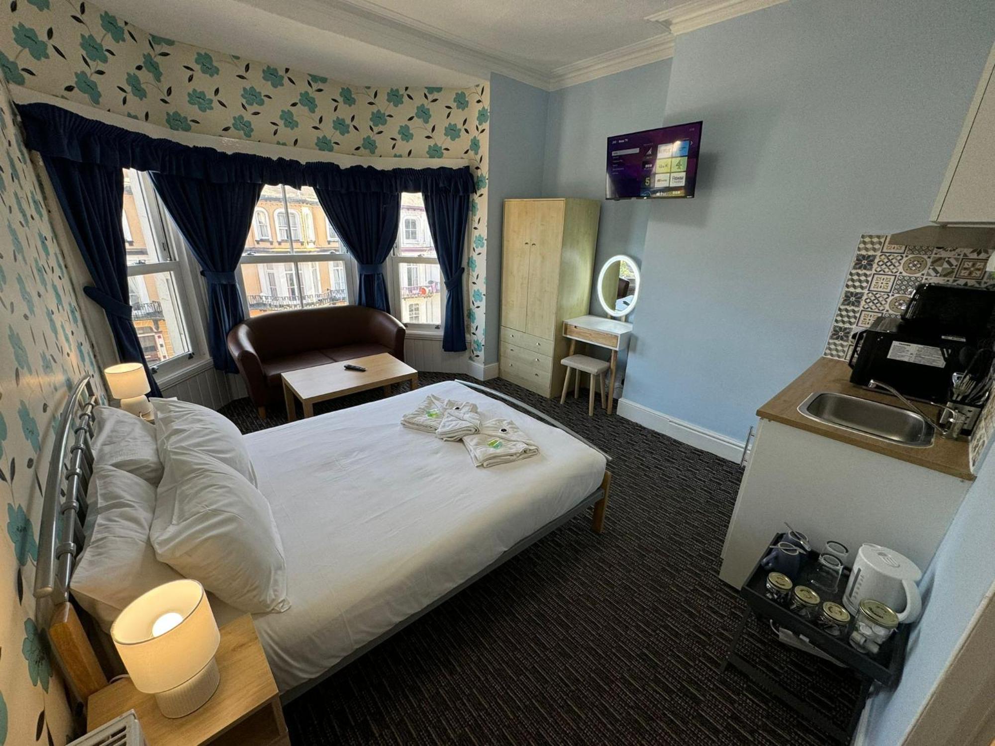 The Paradise Guest House Great Yarmouth Exterior photo